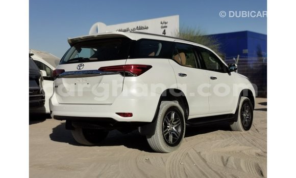 Buy Import Toyota Fortuner White Car in Import - Dubai in Ashanti Buy Import Toyota Fortuner White Car in Import - Dubai in Ashanti