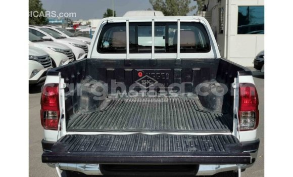 Buy Import Toyota Hilux White Car in Import - Dubai in Ashanti Buy Import Toyota Hilux White Car in Import - Dubai in Ashanti