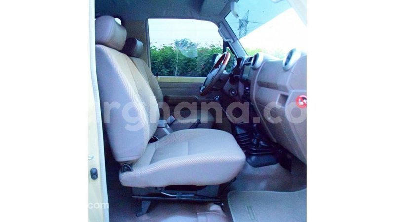 Big with watermark toyota land cruiser ashanti import dubai 13728