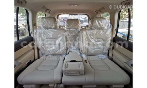 Sayi Imported Toyota Land Cruiser White Mota in Import - Dubai a Ashanti Sayi Imported Toyota Land Cruiser White Mota in Import - Dubai a Ashanti