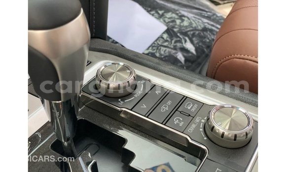 Sayi Imported Toyota Land Cruiser White Mota in Import - Dubai a Ashanti Sayi Imported Toyota Land Cruiser White Mota in Import - Dubai a Ashanti