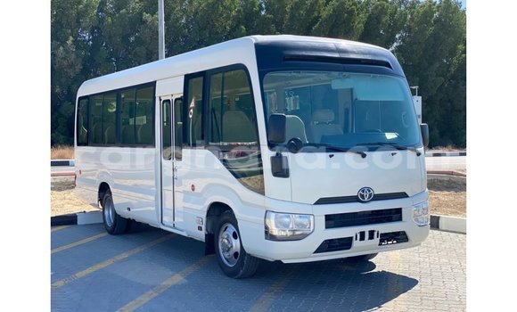 Ra Imported Toyota Coaster funfun Ọkọ̀ in Import - Dubai ni Ashanti Ra Imported Toyota Coaster funfun Ọkọ̀ in Import - Dubai ni Ashanti