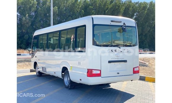 Ra Imported Toyota Coaster funfun Ọkọ̀ in Import - Dubai ni Ashanti Ra Imported Toyota Coaster funfun Ọkọ̀ in Import - Dubai ni Ashanti