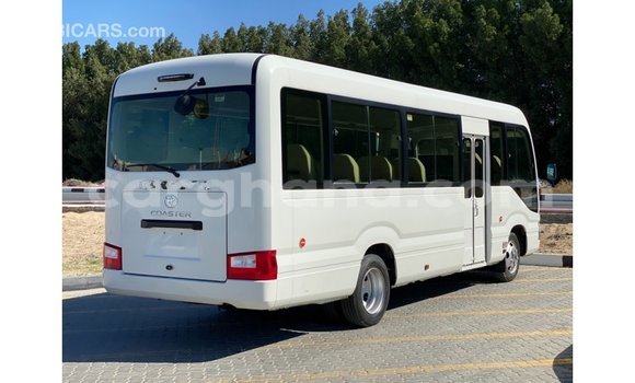 Ra Imported Toyota Coaster funfun Ọkọ̀ in Import - Dubai ni Ashanti Ra Imported Toyota Coaster funfun Ọkọ̀ in Import - Dubai ni Ashanti
