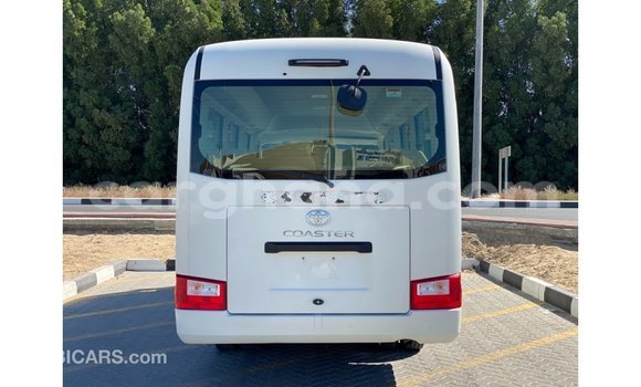 Ra Imported Toyota Coaster funfun Ọkọ̀ in Import - Dubai ni Ashanti Ra Imported Toyota Coaster funfun Ọkọ̀ in Import - Dubai ni Ashanti