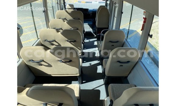 Ra Imported Toyota Coaster funfun Ọkọ̀ in Import - Dubai ni Ashanti Ra Imported Toyota Coaster funfun Ọkọ̀ in Import - Dubai ni Ashanti