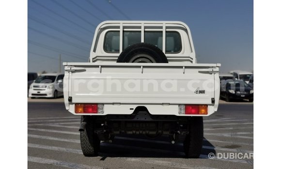Ra Imported Toyota Land Cruiser funfun Ọkọ̀ in Import - Dubai ni Ashanti Ra Imported Toyota Land Cruiser funfun Ọkọ̀ in Import - Dubai ni Ashanti