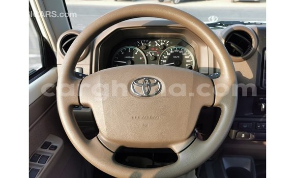 Sayi Imported Toyota Land Cruiser White Mota in Import - Dubai a Ashanti Sayi Imported Toyota Land Cruiser White Mota in Import - Dubai a Ashanti