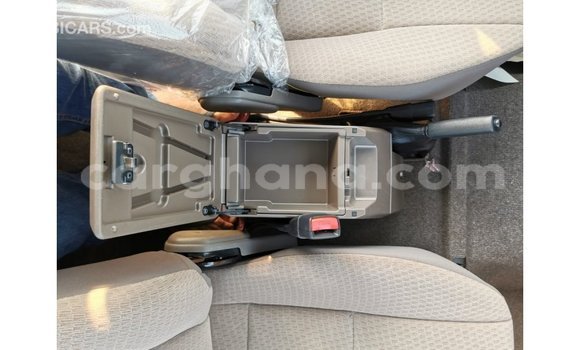 Sayi Imported Toyota Land Cruiser White Mota in Import - Dubai a Ashanti Sayi Imported Toyota Land Cruiser White Mota in Import - Dubai a Ashanti