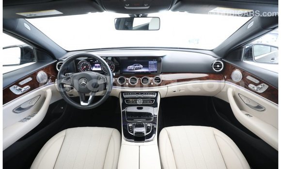 Ra Imported Mercedes‒Benz 1117 Black Ọkọ̀ akẹ́rù ńlá in Import - Dubai ni Ashanti Ra Imported Mercedes‒Benz 1117 Black Ọkọ̀ akẹ́rù ńlá in Import - Dubai ni Ashanti