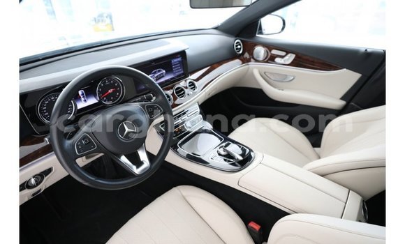 Ra Imported Mercedes‒Benz 1117 Black Ọkọ̀ akẹ́rù ńlá in Import - Dubai ni Ashanti Ra Imported Mercedes‒Benz 1117 Black Ọkọ̀ akẹ́rù ńlá in Import - Dubai ni Ashanti