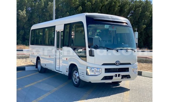 Ra Imported Toyota Coaster funfun Ọkọ̀ in Import - Dubai ni Ashanti Ra Imported Toyota Coaster funfun Ọkọ̀ in Import - Dubai ni Ashanti