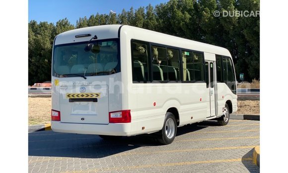 Ra Imported Toyota Coaster funfun Ọkọ̀ in Import - Dubai ni Ashanti Ra Imported Toyota Coaster funfun Ọkọ̀ in Import - Dubai ni Ashanti