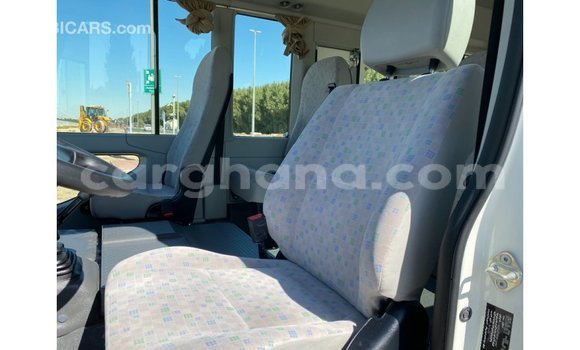 Ra Imported Toyota Coaster funfun Ọkọ̀ in Import - Dubai ni Ashanti Ra Imported Toyota Coaster funfun Ọkọ̀ in Import - Dubai ni Ashanti