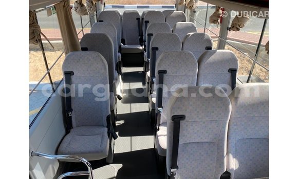 Ra Imported Toyota Coaster funfun Ọkọ̀ in Import - Dubai ni Ashanti Ra Imported Toyota Coaster funfun Ọkọ̀ in Import - Dubai ni Ashanti