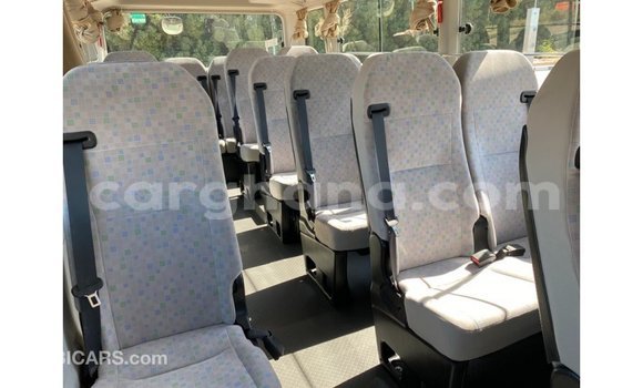 Ra Imported Toyota Coaster funfun Ọkọ̀ in Import - Dubai ni Ashanti Ra Imported Toyota Coaster funfun Ọkọ̀ in Import - Dubai ni Ashanti