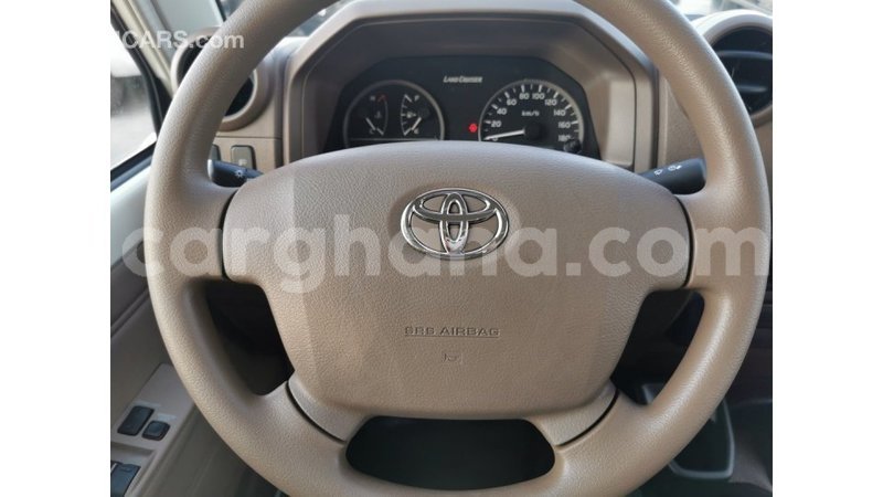 Big with watermark toyota land cruiser ashanti import dubai 13847