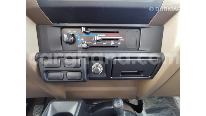 Big with watermark toyota land cruiser ashanti import dubai 13847