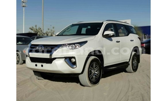 Ra Imported Toyota Fortuner funfun Ọkọ̀ in Import - Dubai ni Ashanti Ra Imported Toyota Fortuner funfun Ọkọ̀ in Import - Dubai ni Ashanti