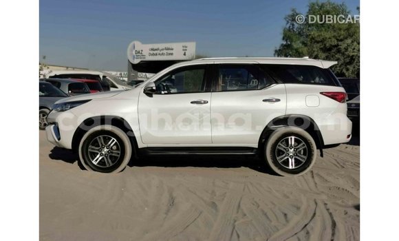Ra Imported Toyota Fortuner funfun Ọkọ̀ in Import - Dubai ni Ashanti Ra Imported Toyota Fortuner funfun Ọkọ̀ in Import - Dubai ni Ashanti