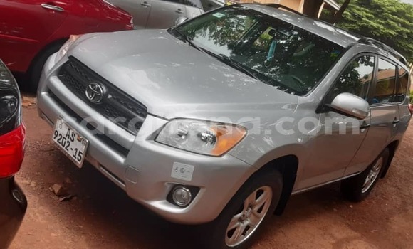 Sayi Na hannu Toyota RAV4 Azurfa Mota in Kumasi a Ashanti Sayi Na hannu Toyota RAV4 Azurfa Mota in Kumasi a Ashanti