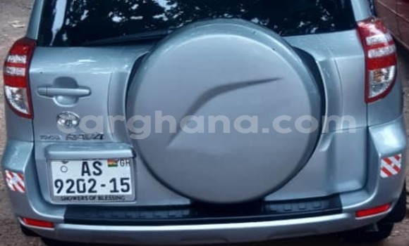 Sayi Na hannu Toyota RAV4 Azurfa Mota in Kumasi a Ashanti Sayi Na hannu Toyota RAV4 Azurfa Mota in Kumasi a Ashanti