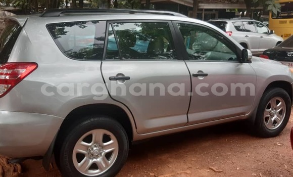 Sayi Na hannu Toyota RAV4 Azurfa Mota in Kumasi a Ashanti Sayi Na hannu Toyota RAV4 Azurfa Mota in Kumasi a Ashanti