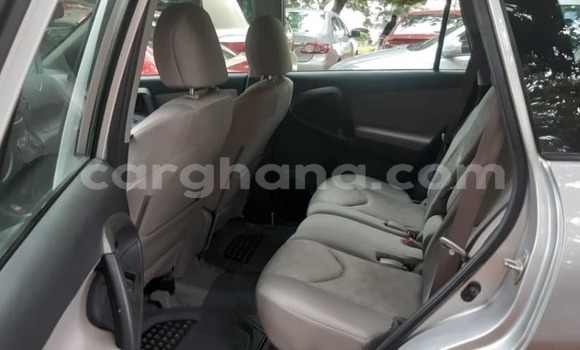 Sayi Na hannu Toyota RAV4 Azurfa Mota in Kumasi a Ashanti Sayi Na hannu Toyota RAV4 Azurfa Mota in Kumasi a Ashanti