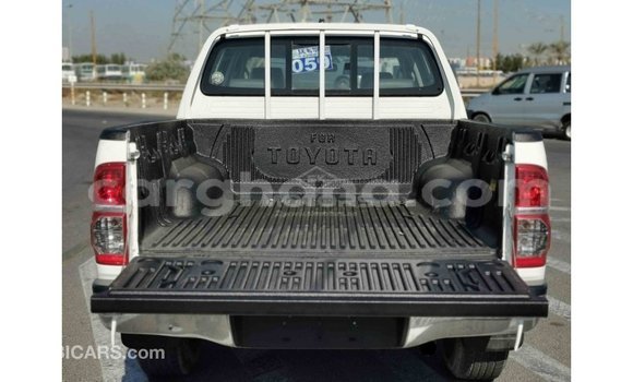 Buy Import Toyota Hilux White Car in Import - Dubai in Ashanti Buy Import Toyota Hilux White Car in Import - Dubai in Ashanti
