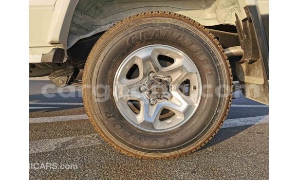 Buy Import Toyota Land Cruiser White Car in Import - Dubai in Ashanti Buy Import Toyota Land Cruiser White Car in Import - Dubai in Ashanti
