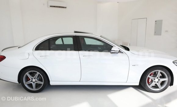 Ra Imported Mercedes‒Benz 1117 funfun Ọkọ̀ akẹ́rù ńlá in Import - Dubai ni Ashanti Ra Imported Mercedes‒Benz 1117 funfun Ọkọ̀ akẹ́rù ńlá in Import - Dubai ni Ashanti