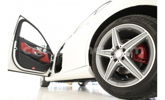 Ra Imported Mercedes‒Benz 1117 funfun Ọkọ̀ akẹ́rù ńlá in Import - Dubai ni Ashanti Ra Imported Mercedes‒Benz 1117 funfun Ọkọ̀ akẹ́rù ńlá in Import - Dubai ni Ashanti