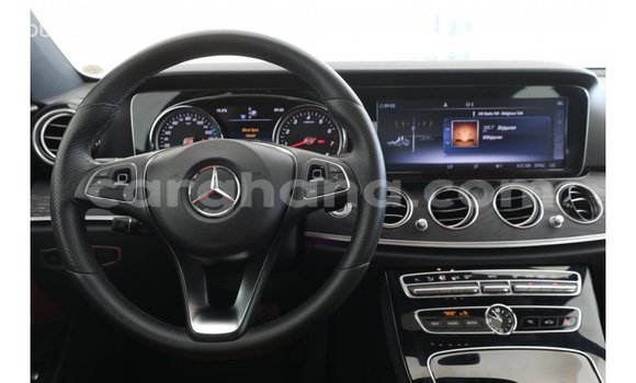 Ra Imported Mercedes‒Benz 1117 funfun Ọkọ̀ akẹ́rù ńlá in Import - Dubai ni Ashanti Ra Imported Mercedes‒Benz 1117 funfun Ọkọ̀ akẹ́rù ńlá in Import - Dubai ni Ashanti