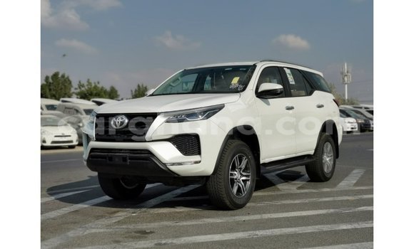 Buy Import Toyota Fortuner White Car in Import - Dubai in Ashanti Buy Import Toyota Fortuner White Car in Import - Dubai in Ashanti