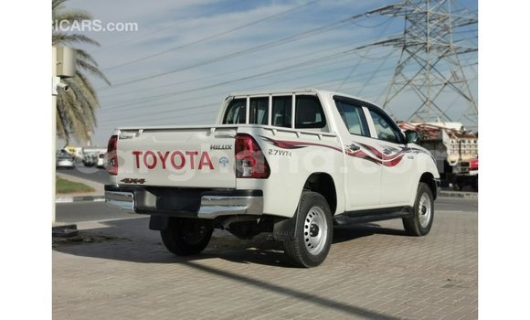 Sayi Imported Toyota Hilux White Mota in Import - Dubai a Ashanti Sayi Imported Toyota Hilux White Mota in Import - Dubai a Ashanti