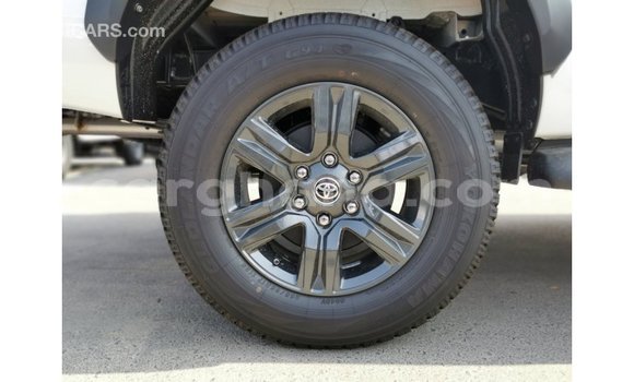 Buy Import Toyota Hilux White Car in Import - Dubai in Ashanti Buy Import Toyota Hilux White Car in Import - Dubai in Ashanti