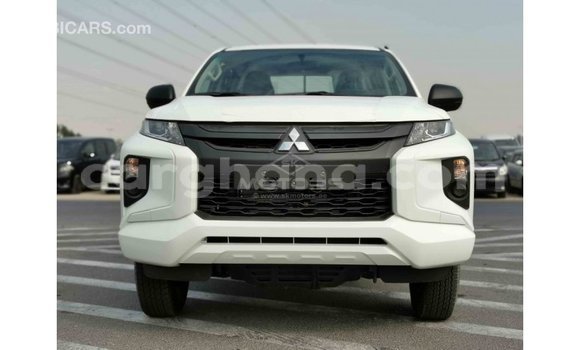 Sayi Imported Mitsubishi L200 White Mota in Import - Dubai a Ashanti Sayi Imported Mitsubishi L200 White Mota in Import - Dubai a Ashanti