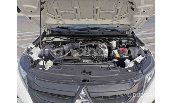 Sayi Imported Mitsubishi L200 White Mota in Import - Dubai a Ashanti Sayi Imported Mitsubishi L200 White Mota in Import - Dubai a Ashanti