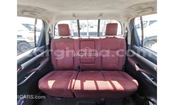 Sayi Imported Toyota Hilux White Mota in Import - Dubai a Ashanti Sayi Imported Toyota Hilux White Mota in Import - Dubai a Ashanti