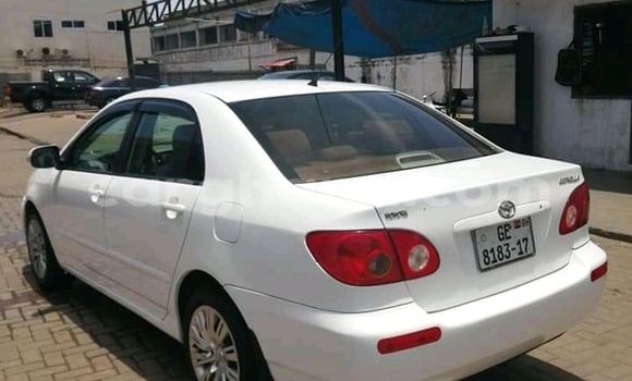 Ra Àlòkù Toyota Corolla funfun Ọkọ̀ in Berekum ni Brong-Ahafo Ra Àlòkù Toyota Corolla funfun Ọkọ̀ in Berekum ni Brong-Ahafo