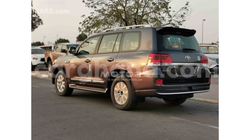 Big with watermark toyota land cruiser ashanti import dubai 14039