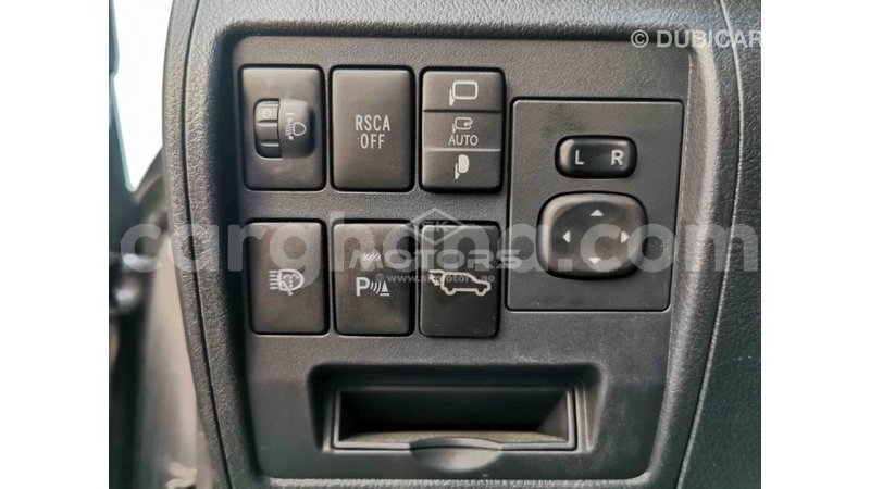 Big with watermark toyota land cruiser ashanti import dubai 14039