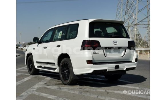 Sayi Imported Toyota Land Cruiser White Mota in Import - Dubai a Ashanti Sayi Imported Toyota Land Cruiser White Mota in Import - Dubai a Ashanti