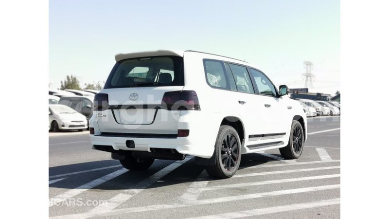 Big with watermark toyota land cruiser ashanti import dubai 14047