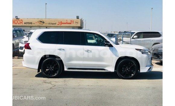 Ra Imported Lexus LX funfun Ọkọ̀ in Import - Dubai ni Ashanti Ra Imported Lexus LX funfun Ọkọ̀ in Import - Dubai ni Ashanti