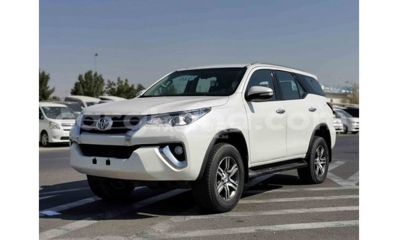 Ra Imported Toyota Fortuner funfun Ọkọ̀ in Import - Dubai ni Ashanti Ra Imported Toyota Fortuner funfun Ọkọ̀ in Import - Dubai ni Ashanti