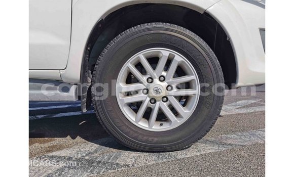 Sayi Imported Toyota Fortuner White Mota in Import - Dubai a Ashanti Sayi Imported Toyota Fortuner White Mota in Import - Dubai a Ashanti