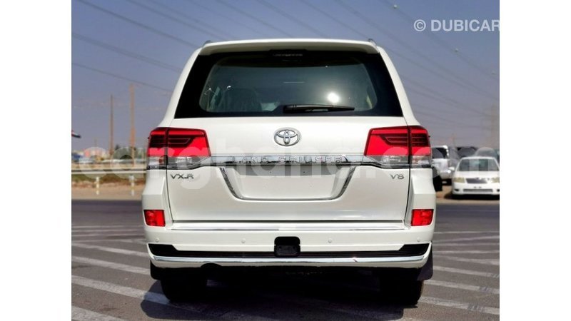 Big with watermark toyota land cruiser ashanti import dubai 14094