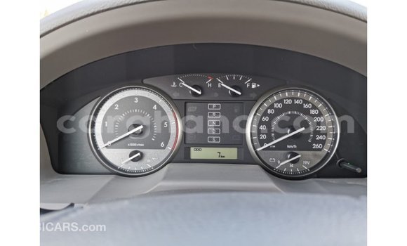 Sayi Imported Toyota Land Cruiser White Mota in Import - Dubai a Ashanti Sayi Imported Toyota Land Cruiser White Mota in Import - Dubai a Ashanti