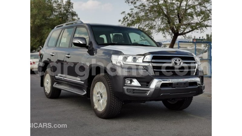 Big with watermark toyota land cruiser ashanti import dubai 14095